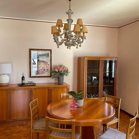 Rosina Terrazzo 아파트 *